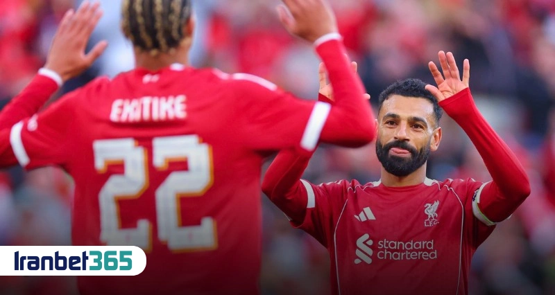 محمد صلاح و هوگو اکیتیکه پس از گلزنی لیورپول مقابل اتلتیک بیلبائو در بازی دوستانه 2025